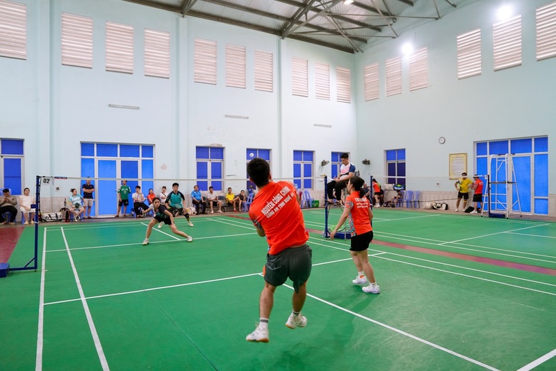 Cầu lông không chỉ là môn thi đấu mà còn là hoạt động rèn luyện sức khỏe và giải trí phổ biến. 