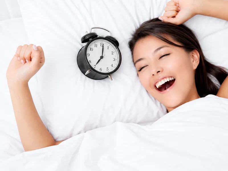Ngủ đủ và nghỉ ngơi hợp lý là một phần của lối sống hỗ trợ làn da khỏe mạnh.